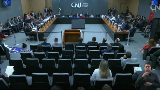 CNJ tem maioria contra endurecer regras de conflito de interesses e adia votação.