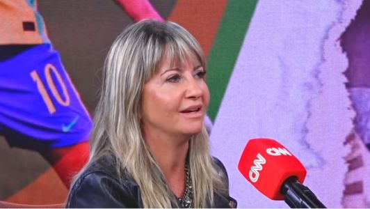 Cris Gambaré em participação no CNN Esportes S/A