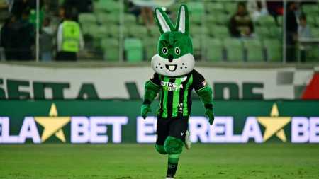 Coelho divulgou detalhes da venda de ingressos para jogo contra o Internacional