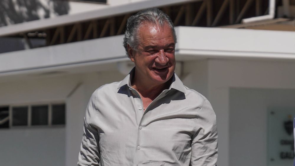 Presidente do Atlético sai em defesa do técnico Milito: 'Tem todo o apoio'
