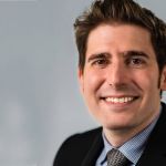 Eduardo Saverin, cofundador do Facebook, é pessoa mais rica do Brasil