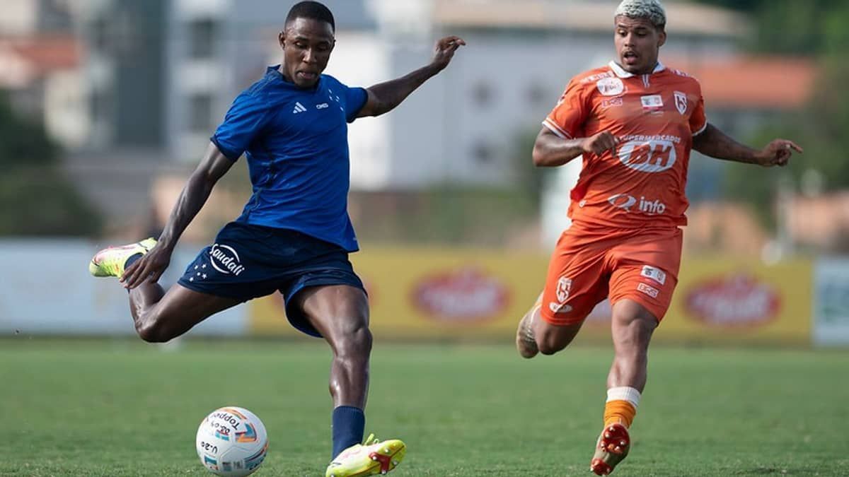 Cruzeiro cria pouco e perde para o Coimbra no 1º jogo da final do Mineiro Sub-20