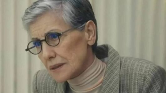 Colegas de Cássia Kis vem reclamando de falas polêmicas e homofóbicas da atriz nos bastidores da novela Travessia