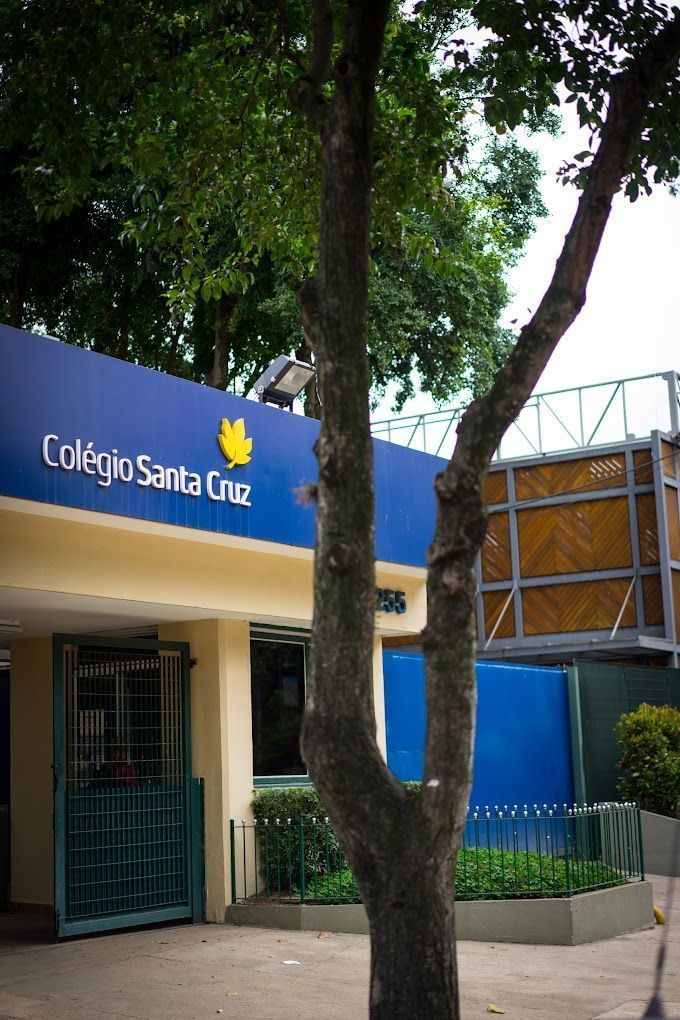 Colégio tradicional em SP suspende 34 alunos por bullying no whatsapp