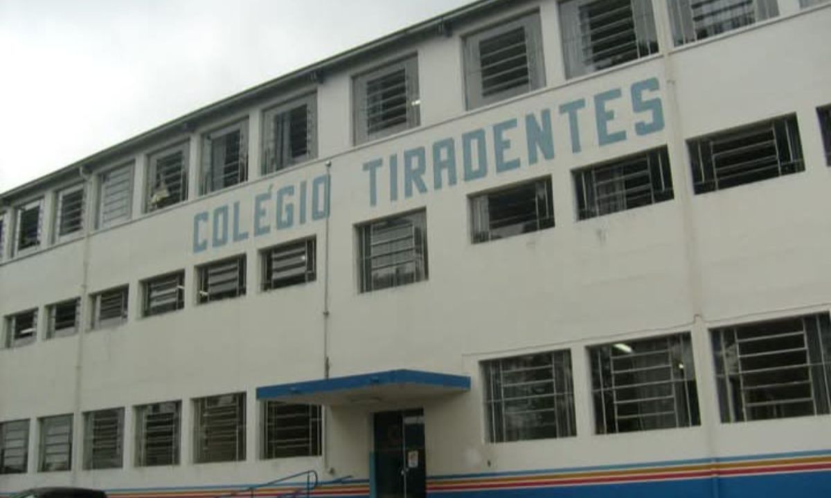Pais expressam preocupação com avaliação de alunos PcD do Colégio Tiradentes