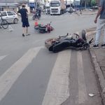 Colisão entre duas motos no centro de Montes Claros deixa pessoas feridas