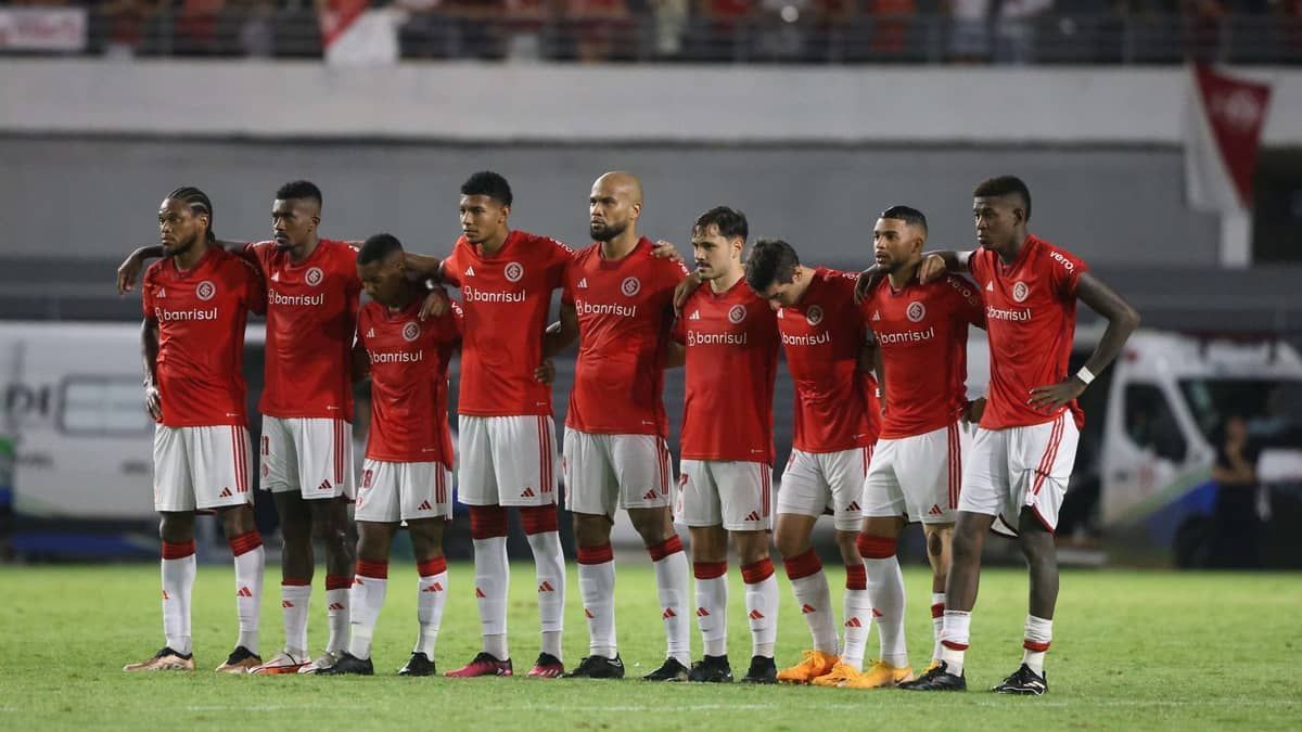 Delegação do Inter é agredida por torcedores do CSA; vídeo mostra briga