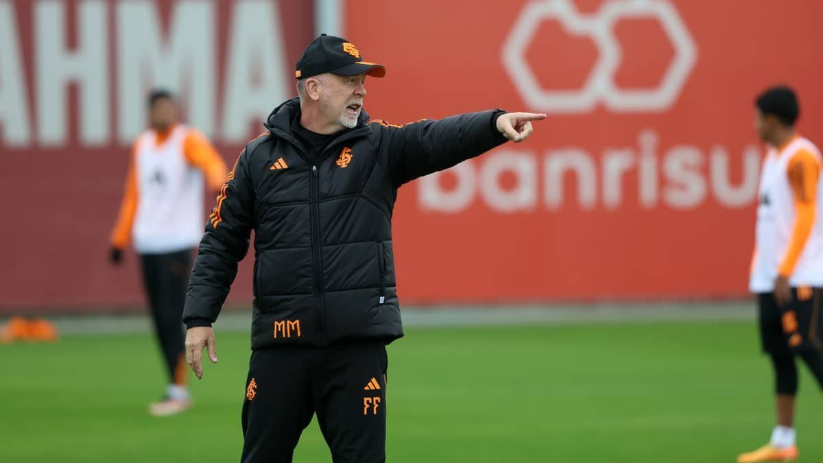 Colorados pedem a saída de Mano Menezes do Inter
