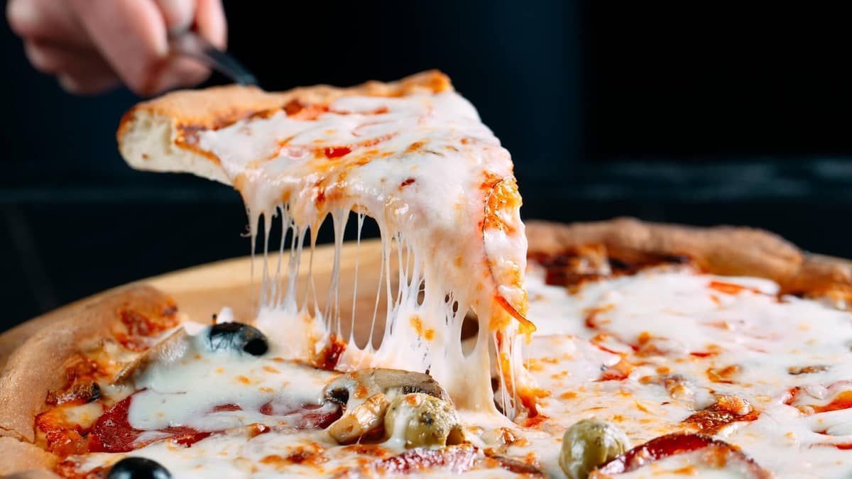 Pizza de 442 kg bate recorde no Rio Grande do Sul e se torna maior do Brasil