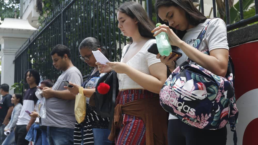 Enem 2026: beneficiários do Pé-de-Meia podem fazer a prova de graça