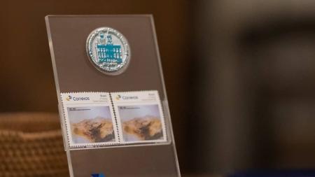 Com a cerimônia, selo passou a ter validade postal