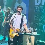 Nova camisa branca do Cruzeiro é exibida por Samuel Rosa em evento da Adidas