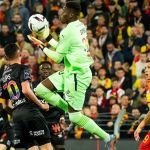 Lens vence Reims e se aproxima do PSG no Campeonato Francês