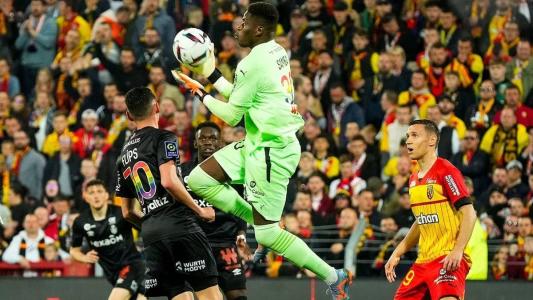 Com a vitória, Lens se aproxima do líder PSG