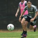 Atlético x Democrata-SL: lateral-direito Vitor Gabriel, de 16 anos, é relacionado pela primeira vez