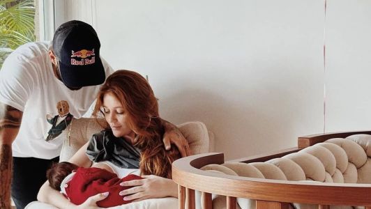 Com Aurora em casa, Scooby e Cintia agradeceram à equipe médica, aos amigos e aos familiares