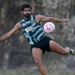 Diego Costa desfalca o Botafogo contra o Santos; clube explica