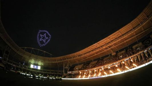 Com drones, pirotecnia e luzes, Botafogo inova em lançamento de uniforme