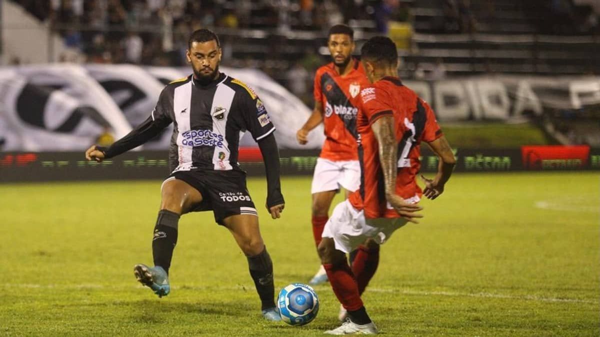 ABC e Atlético-GO empatam em jogo de duas expulsões na Série B