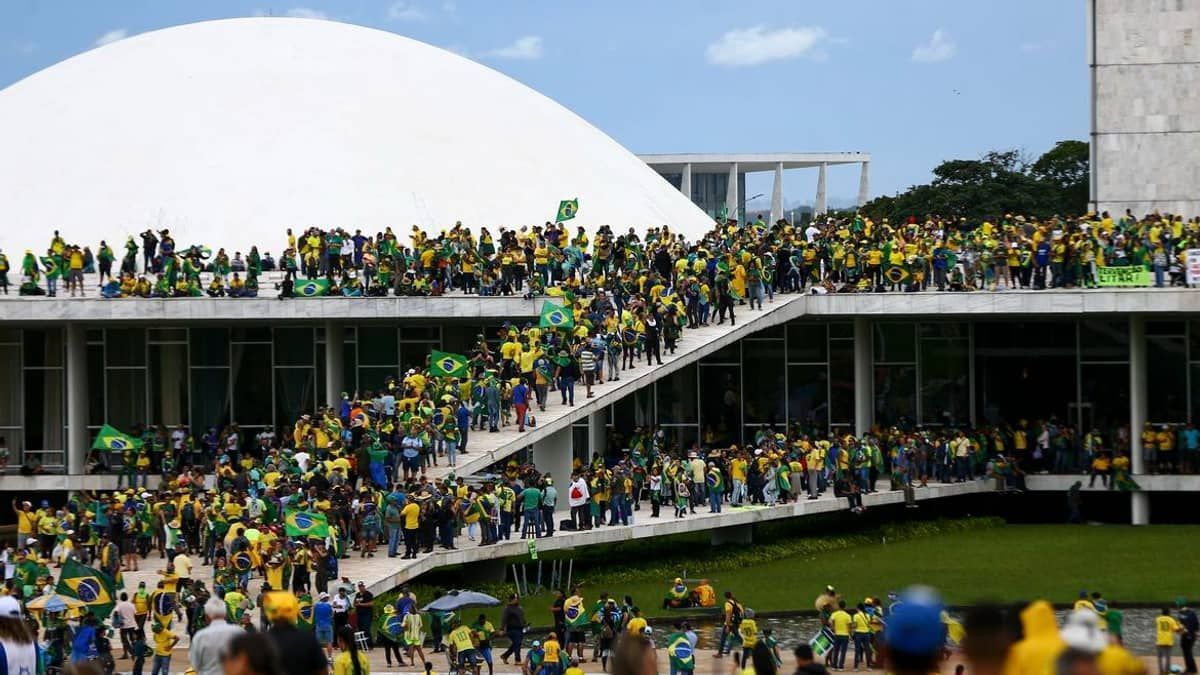 STF concede liberdade provisória a 40 pessoas presas após atos de 8 de janeiro