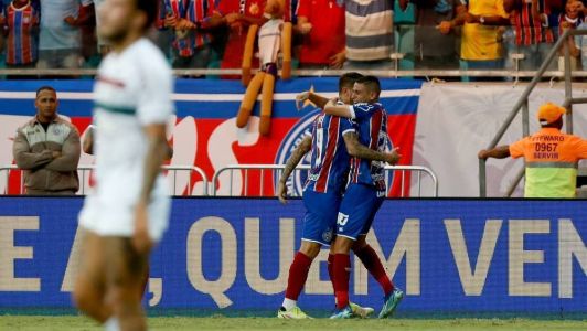 Com gol de Everaldo, o Bahia derrotou o Fluminense em Salvador