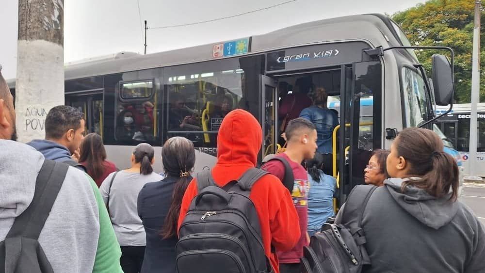 Greve no metrô de São Paulo: rodízio é cancelado e capital tem trânsito acima da média 