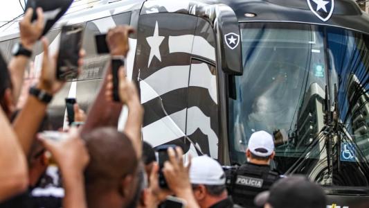 Com ingressos esgotados, clássico entre Botafogo e Flamengo terá policiamento reforçado