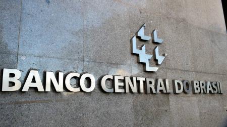 Com início de redução da Taxa Selic, mercado atualiza projeções para economia do Brasil