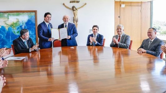 Com Lira à mesa, Lula conversou com os ministros Fufuca, França e Costa Filho