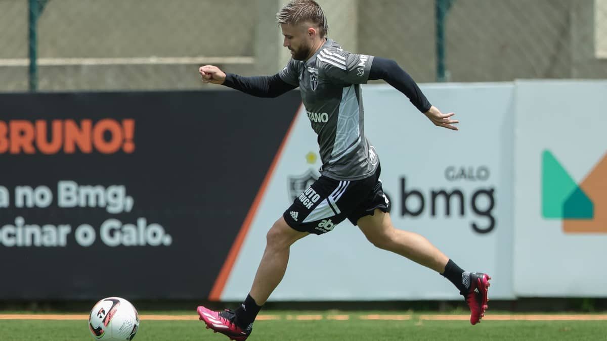 Vasco encerra negociações pelo atacante Eduardo Sasha, do Atlético