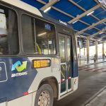 Motoristas de ônibus mantêm greve para segunda-feira; nova audiência é marcada, e empresas vão aceitar pedido de reajuste salarial
