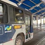 Motoristas de ônibus mantêm greve para segunda-feira; nova audiência é marcada, e empresas vão aceitar pedido de reajuste salarial