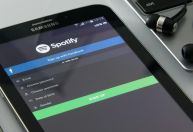 Spotify lança função que diferencia artistas humanos de conteúdo gerado por IA