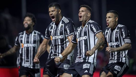 Comemoração dos jogadores na vitória por 2 a 1 sobre o Bragantino