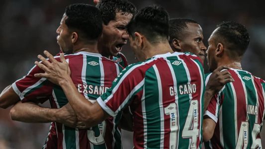 Comemoração em goleada contra o River Plate