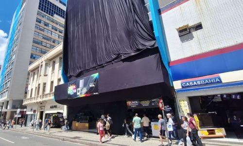 Comércio de Juiz de Fora terá horário especial na Black Friday 2025