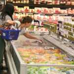 Inflação: mudar de marca já não é mais suficiente e consumidor parte para produtos inferiores