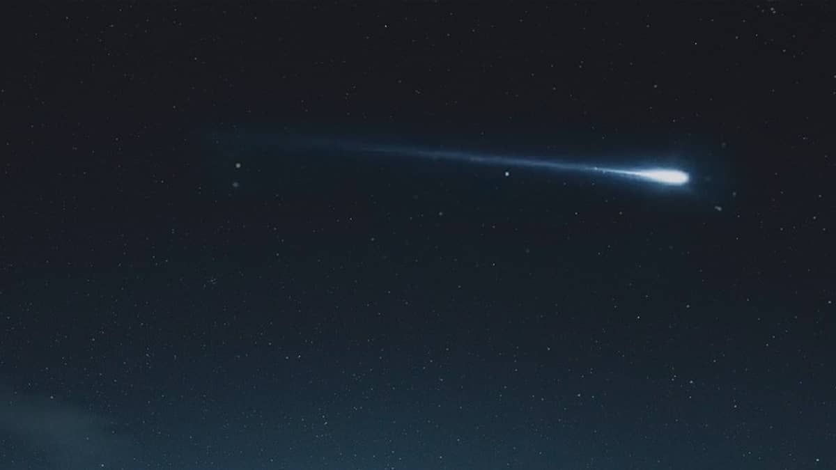 Cometa duas vezes maior que o Monte Everest passará 'raspando' na Terra 