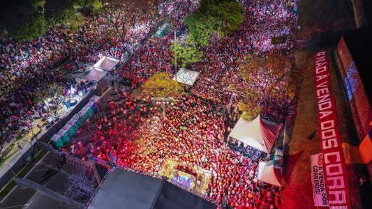 Comício de Lula reuniu multidão em Ipatinga, no Vale do Aço