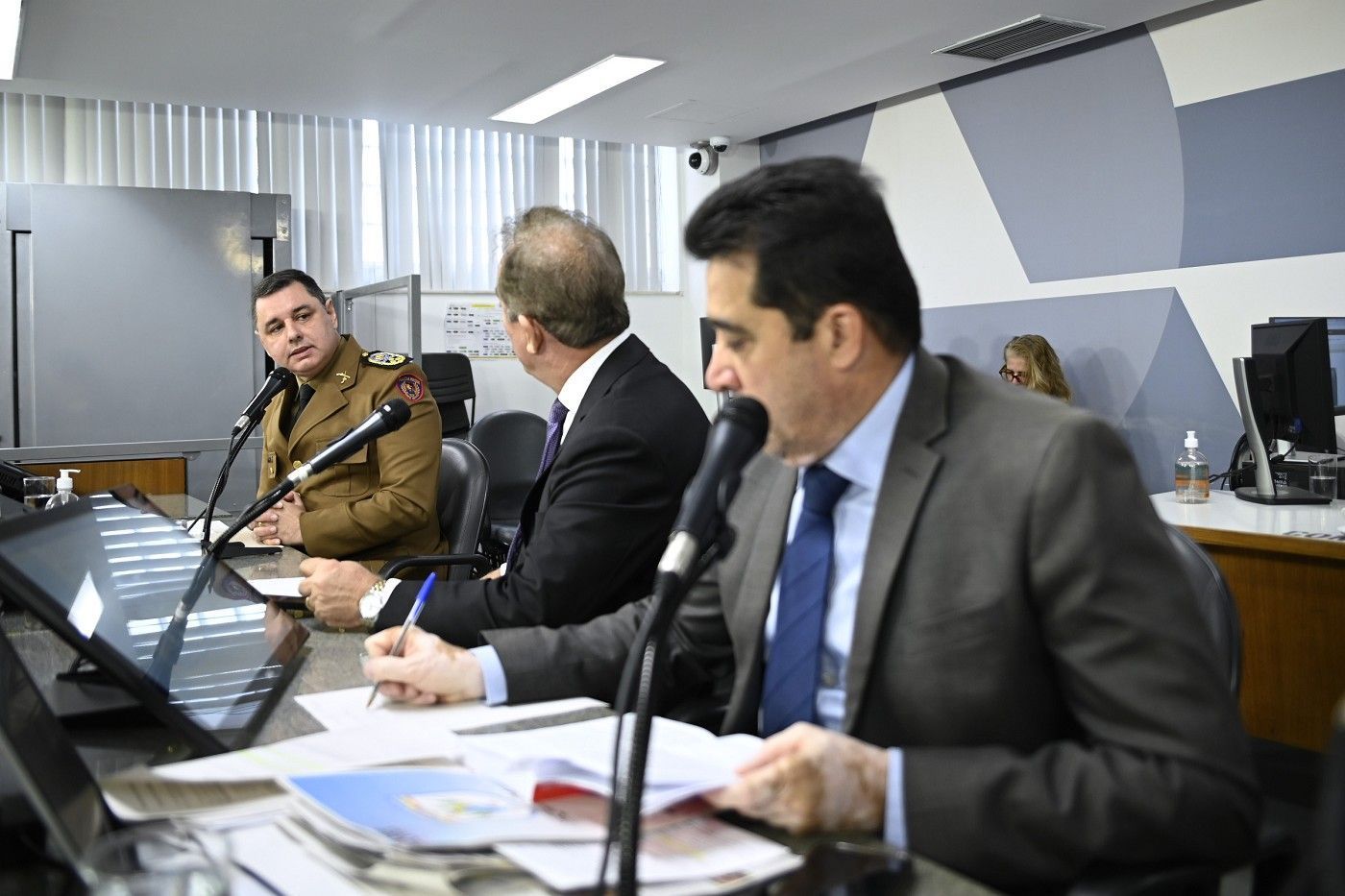 Comissão da ALMG questiona plano que pune PMs que não prendem em casos de crimes violentos