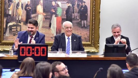 Comissão especial na Câmara dos Deputados discute a PEC da Anistia