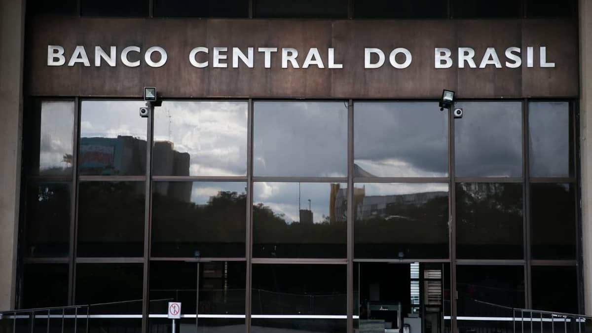 Banco Central corta 0,5 ponto percentual, e taxa de juros cai para 