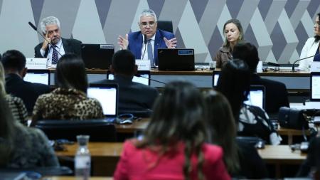 Comitiva liderada pelo senador Eduardo Girão (Novo-CE) irá a Nova Iorque protocolar petição na ONU
