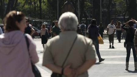 Como diz o dito oriental: a vantagem dos velhos é que eles não têm pressa