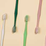 Como escolher a melhor escova de dentes?