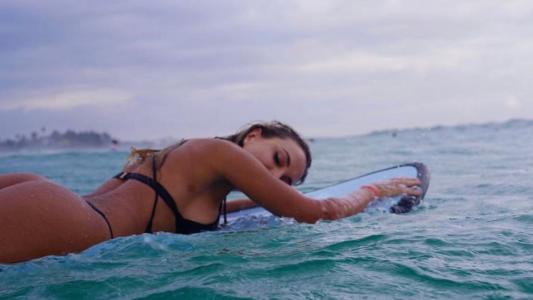 Como&nbsp;o surf melhora sua saúde mental e física em poucos meses