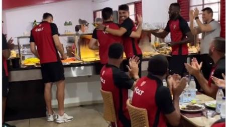 Companheiros comemoram indicação de brasileiro ao Puskas