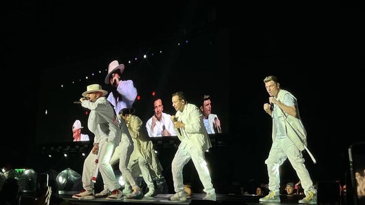 Backstreet Boys revive clássicos e reúne gerações na Esplanada do Mineirão, em BH 