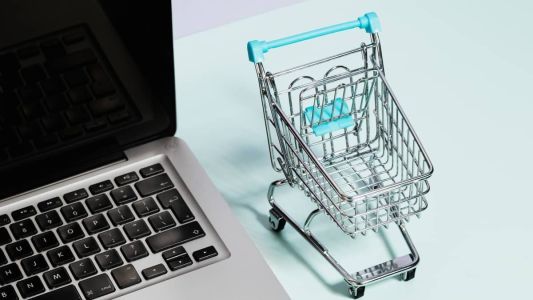 Compras online em sites internacionais podem ter isenção de imposto
