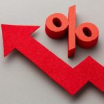 Copom deve elevar juros em meio ponto; nos EUA, juros devem ser mantidos entre 4,25% e 4,5%